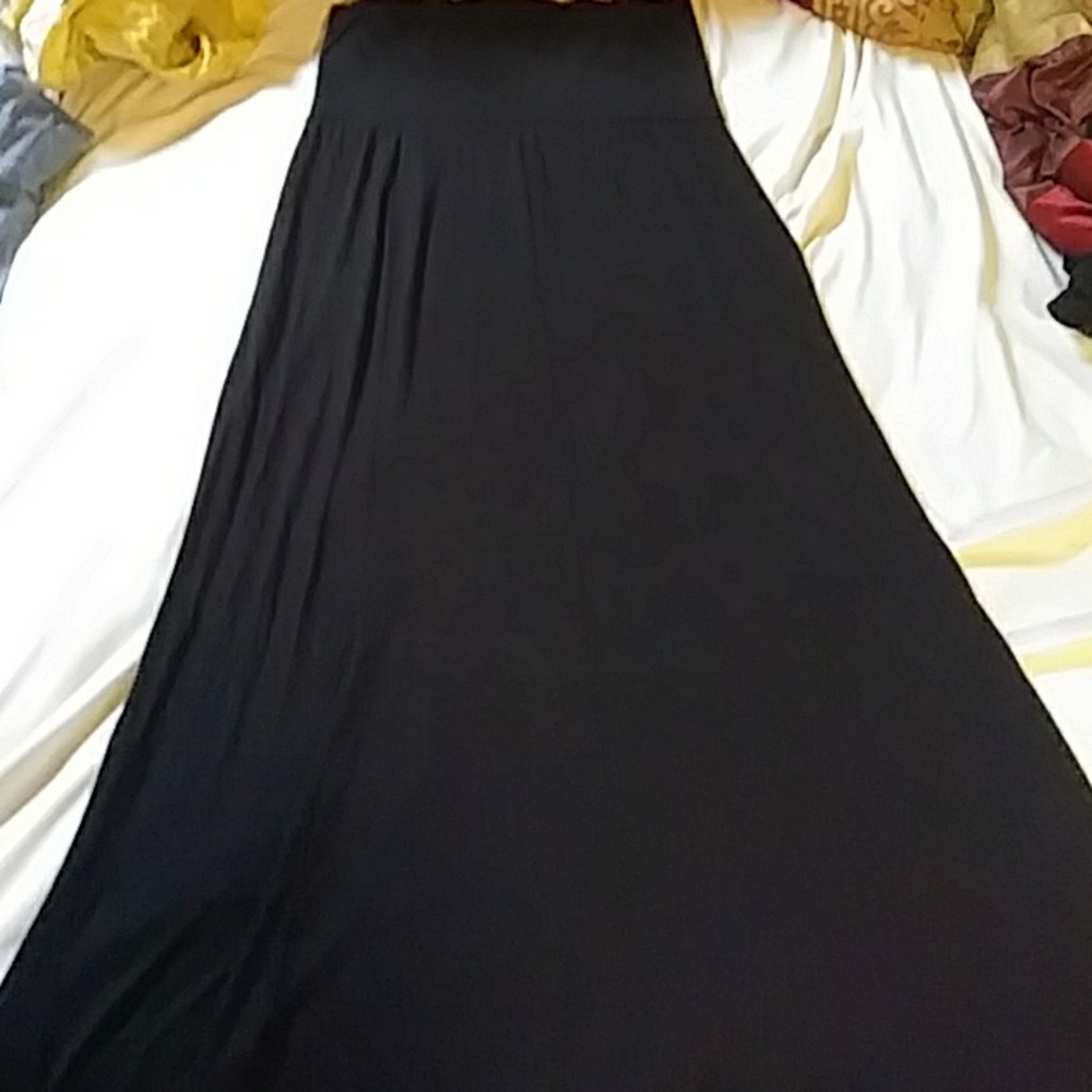 Long bacl skirt